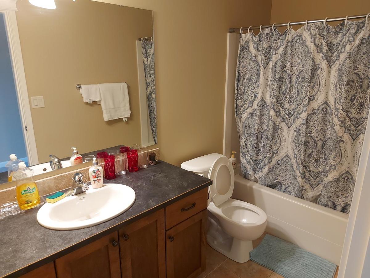 Peaceful And Spacious Lake View West Kelowna Εξωτερικό φωτογραφία