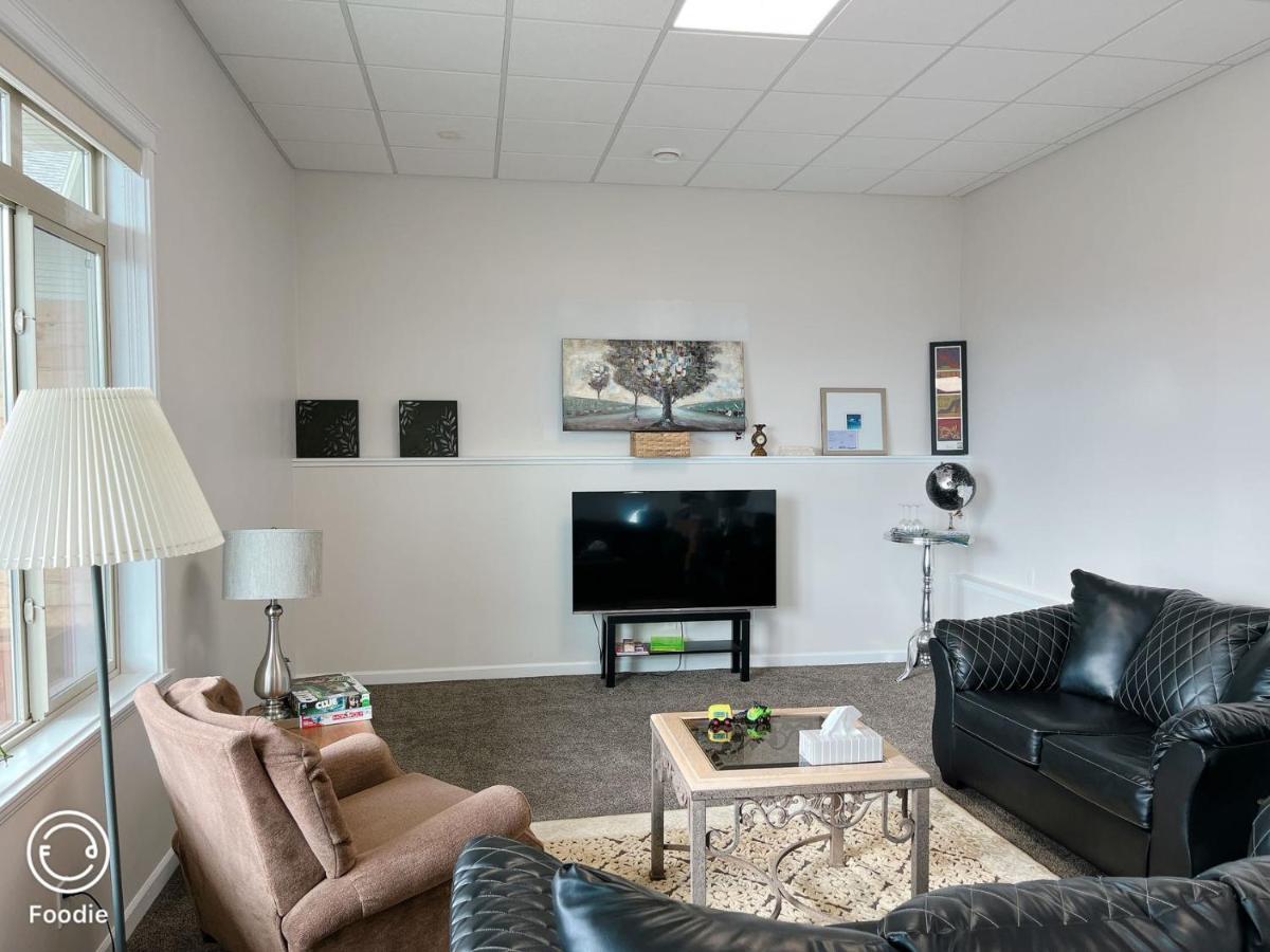 Peaceful And Spacious Lake View West Kelowna Εξωτερικό φωτογραφία