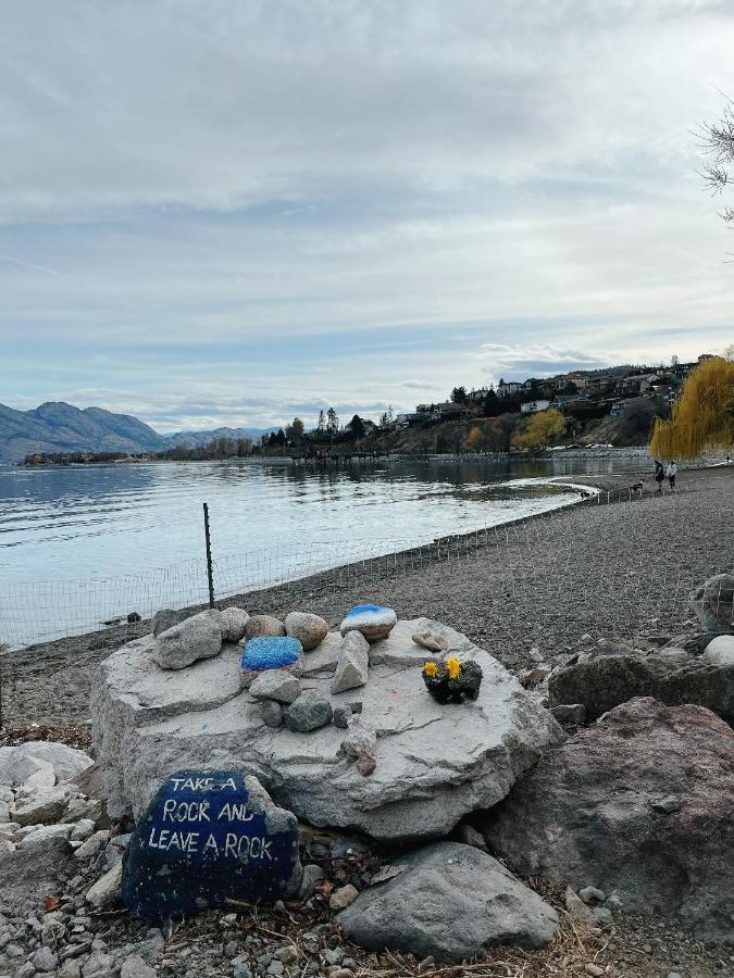 Peaceful And Spacious Lake View West Kelowna Εξωτερικό φωτογραφία