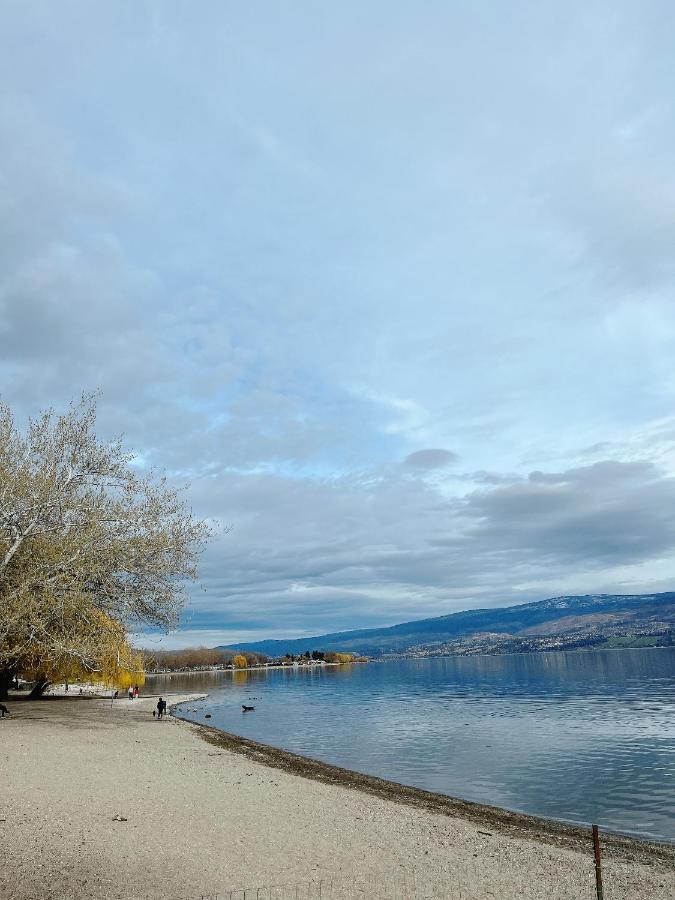 Peaceful And Spacious Lake View West Kelowna Εξωτερικό φωτογραφία